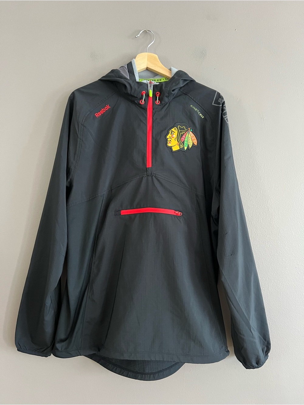 Chicago Blackhawks Jacket Mens Black M NHL Hockey Reebok Center Ice KineticFit